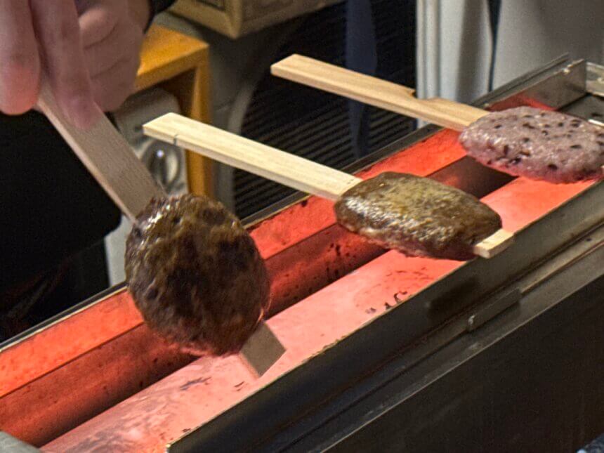 Making Gohei mochi with Aburae +Make your own chopsticks using thinned wood from Hida | Fermented Food & Craft Experiences